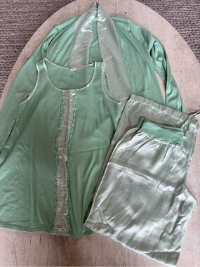 Soft Mint Satin-Trim Women's Pajama Set